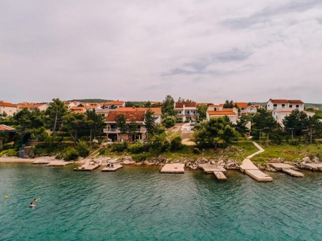 Villa Sarah Klimno Buitenkant foto